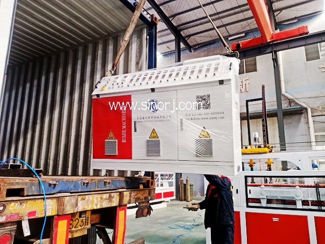 前天發的墻板生產線，今天發的pvc雙管生產線，明天繼續格柵板生產線